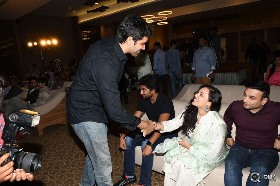 100-Days-of-Love-Movie-Audio-Launch